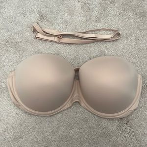VS Wear Everywhere Strapless Push-Up Bra